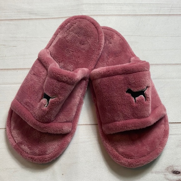 ❌SOLD❌PINK By Victoria’s Secret Slippers - Picture 2 of 8